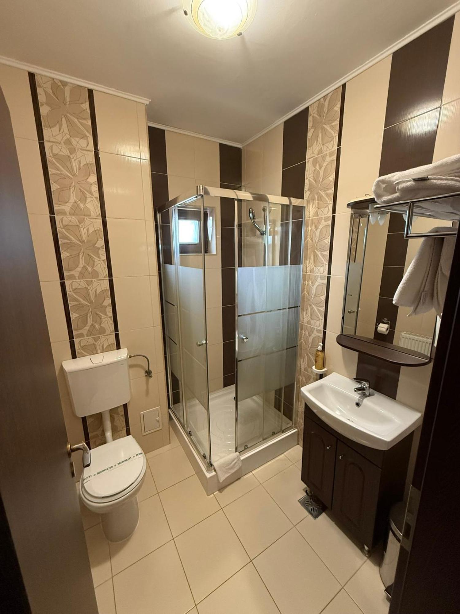 Hotel Miky Арад Экстерьер фото